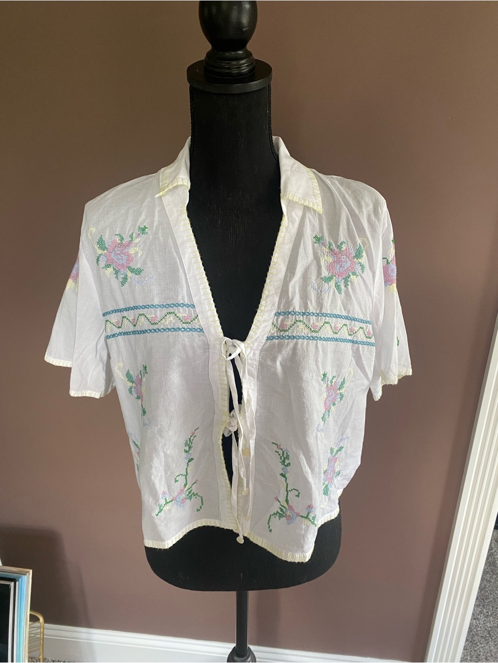 American Eagle tie front blouse